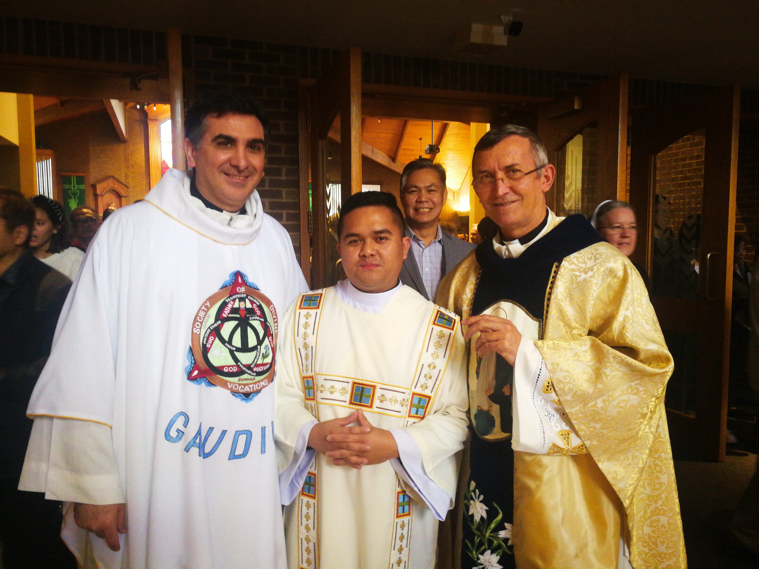 IMG_20191103_122517_BURST001_COVER-scaled